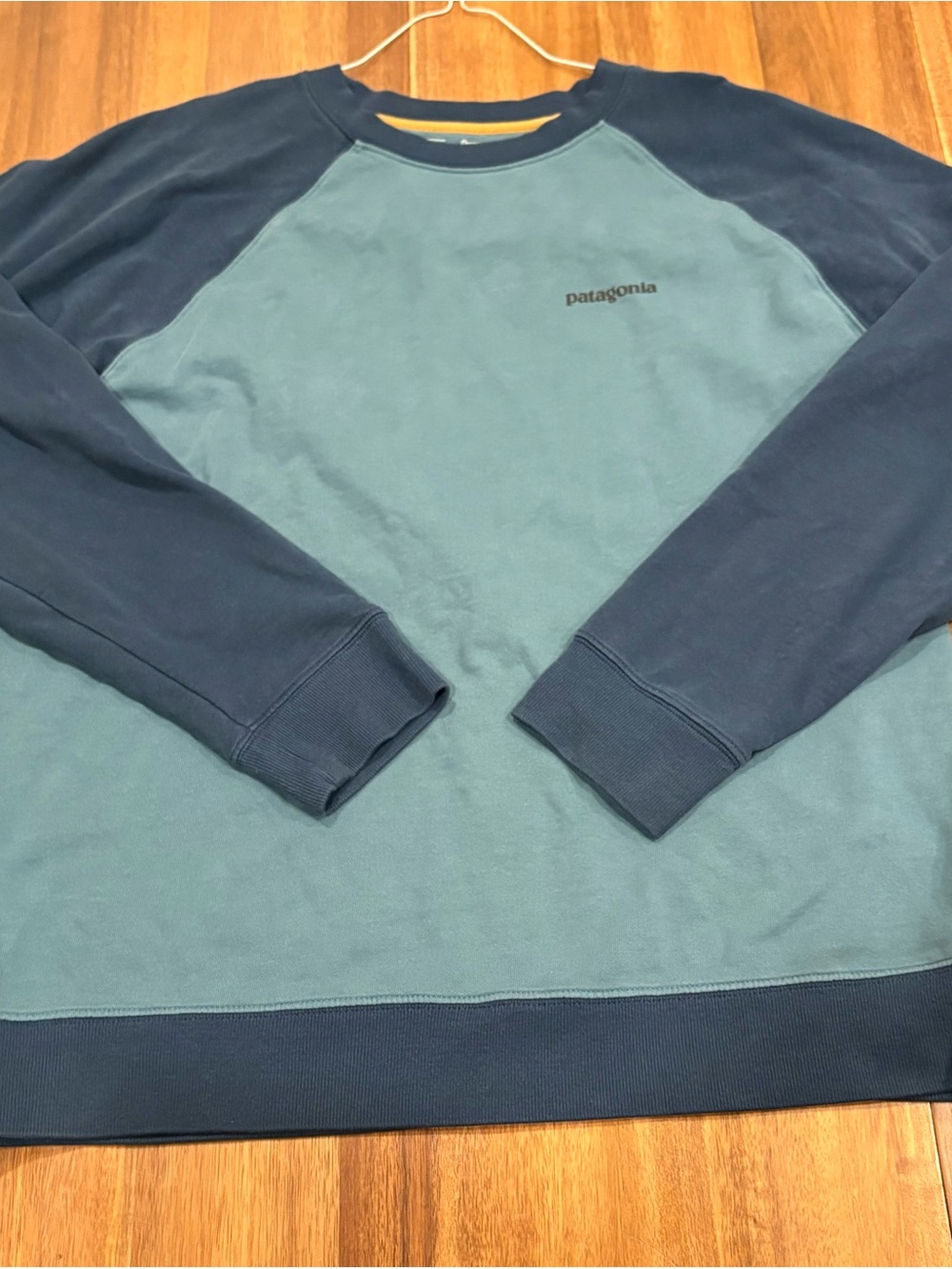 Patagonia Two-Tone Blue Crewneck Sweatshirt XL